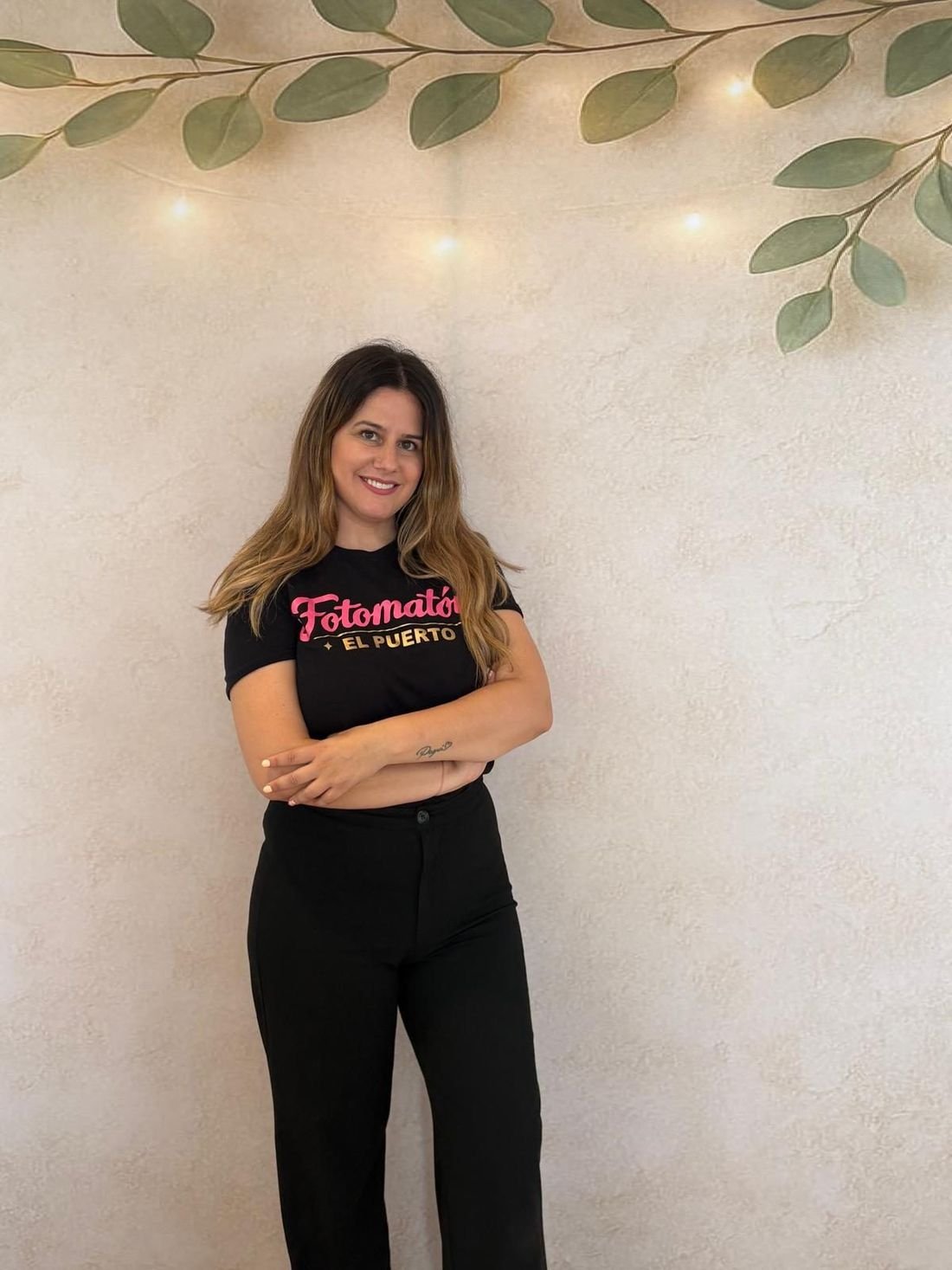 Responsable de Fotomatón El Puerto con la camiseta de la marca