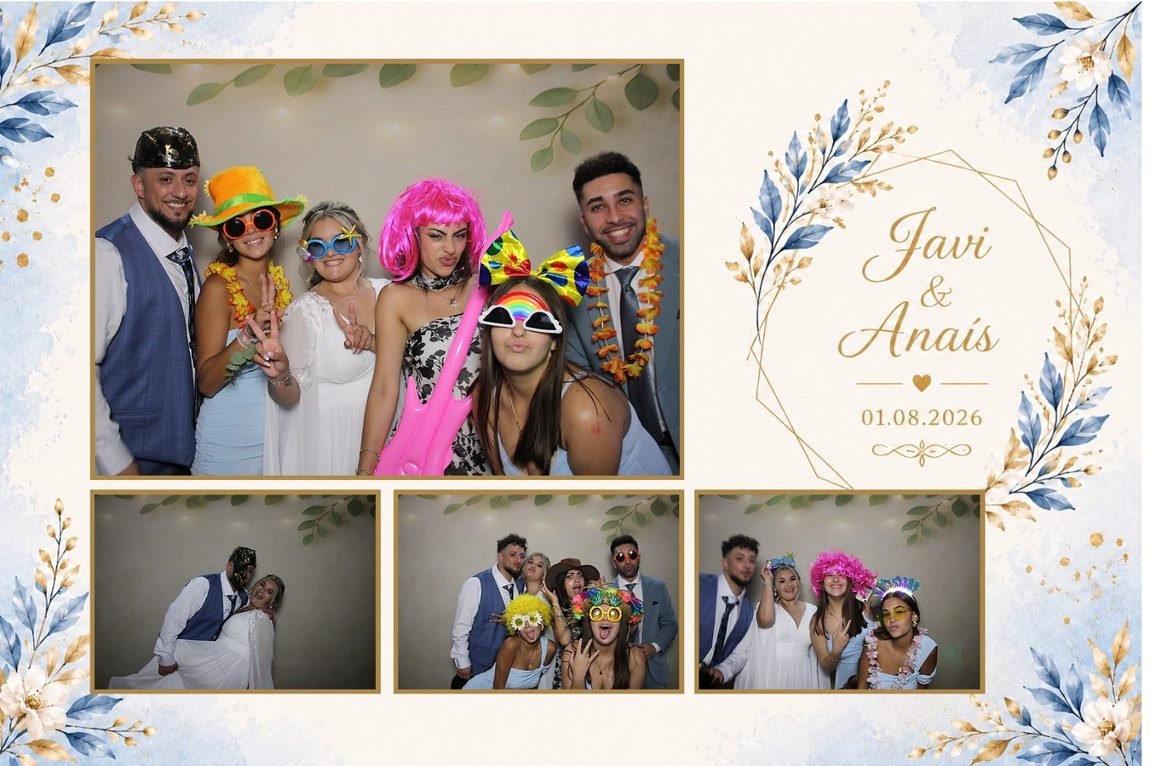 Plantilla de fotomatón de la boda de Javi y Anaís, con diseño de acuarela azul y dorado y cuatro fotos de los invitados con atrezzo